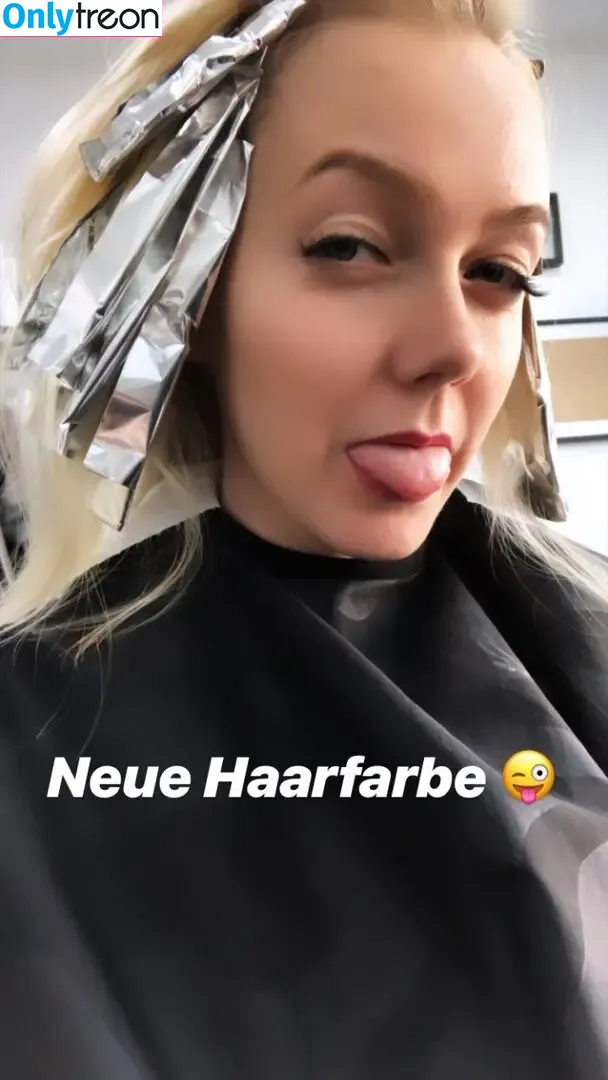 Sexy Julia nude photo #0422 (einfach_echt_Julia)