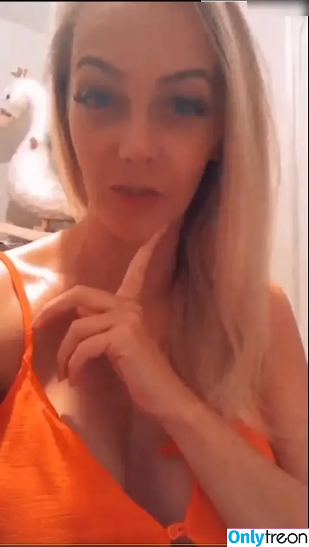 Sexy Julia nude photo #0504 (einfach_echt_Julia)