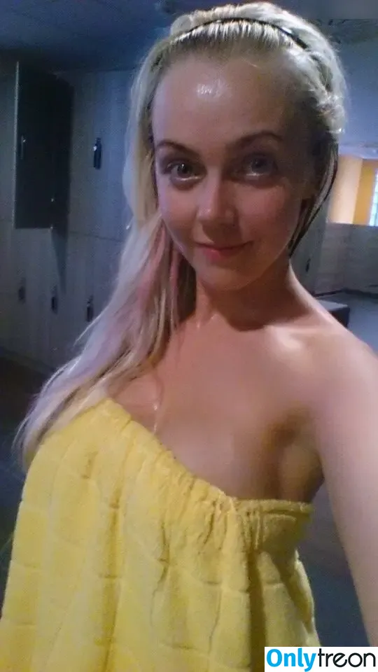 Sexy Julia nude photo #0567 (einfach_echt_Julia)
