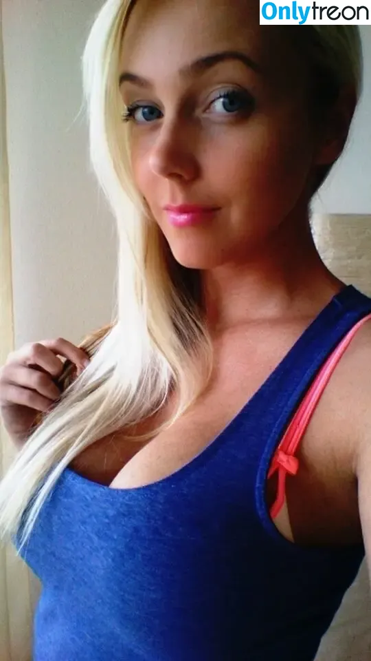 Sexy Julia nude photo #0586 (einfach_echt_Julia)