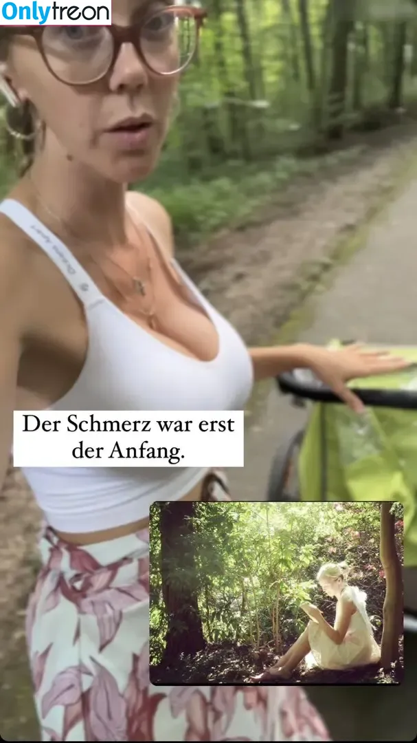 Sexy Julia nude photo #0627 (einfach_echt_Julia)