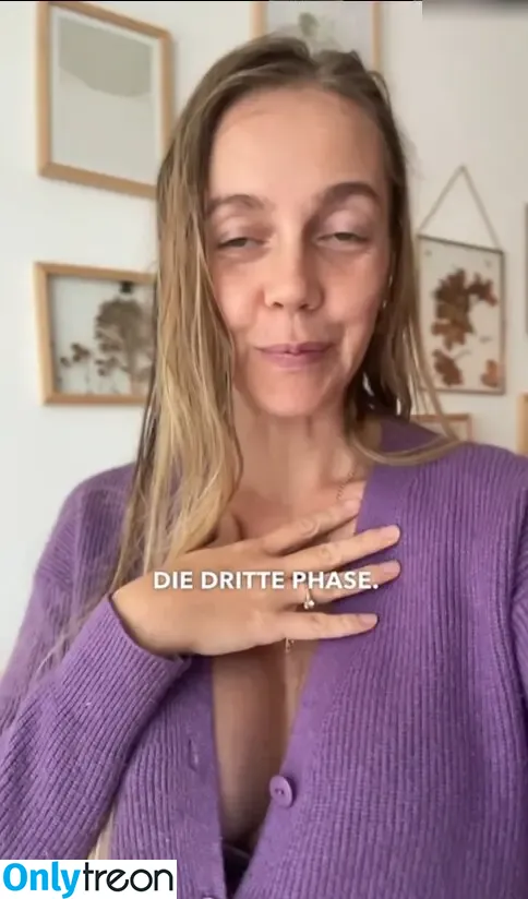 Sexy Julia nude photo #0642 (einfach_echt_Julia)