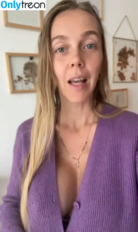 Sexy Julia nude photo #0643 (einfach_echt_Julia)