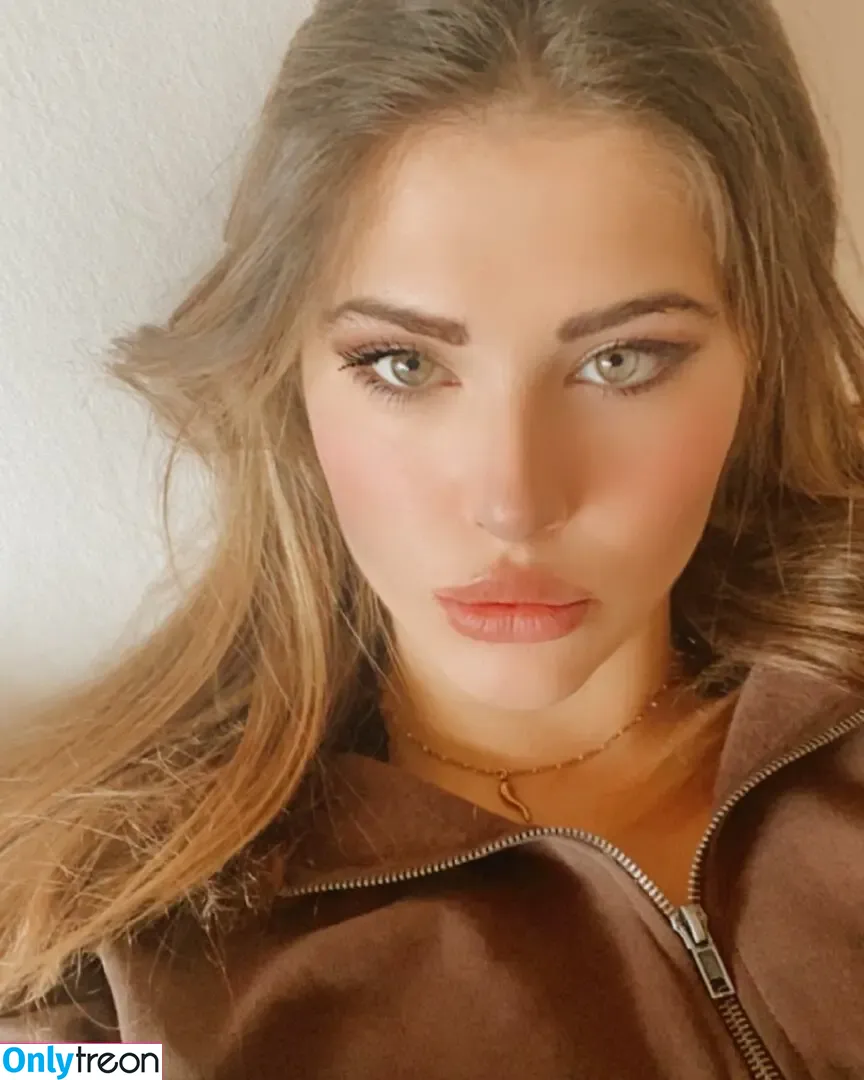 Shabel nude photo #0019 (chiara_gariboldi / shabelle)