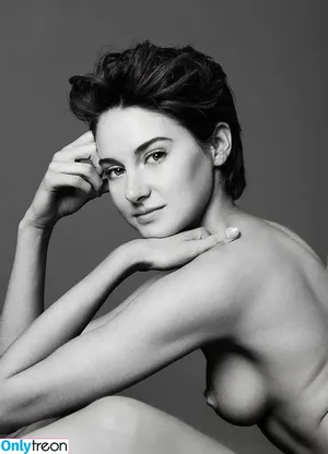 Shailene Woodley / shailenewoodley nude photo #0212
