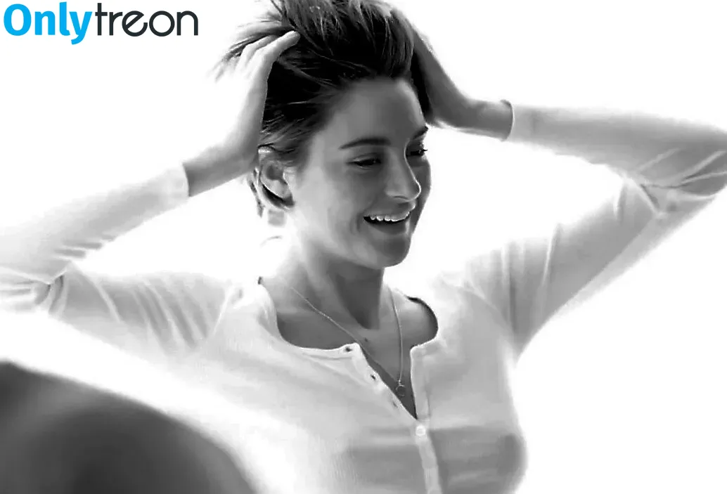 Shailene Woodley голая photo #0019 (shailenewoodley)
