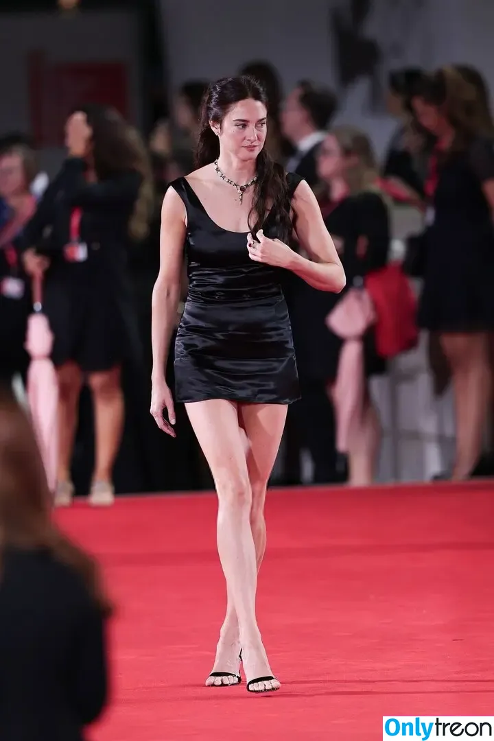 Shailene Woodley nude photo #0257 (shailenewoodley)