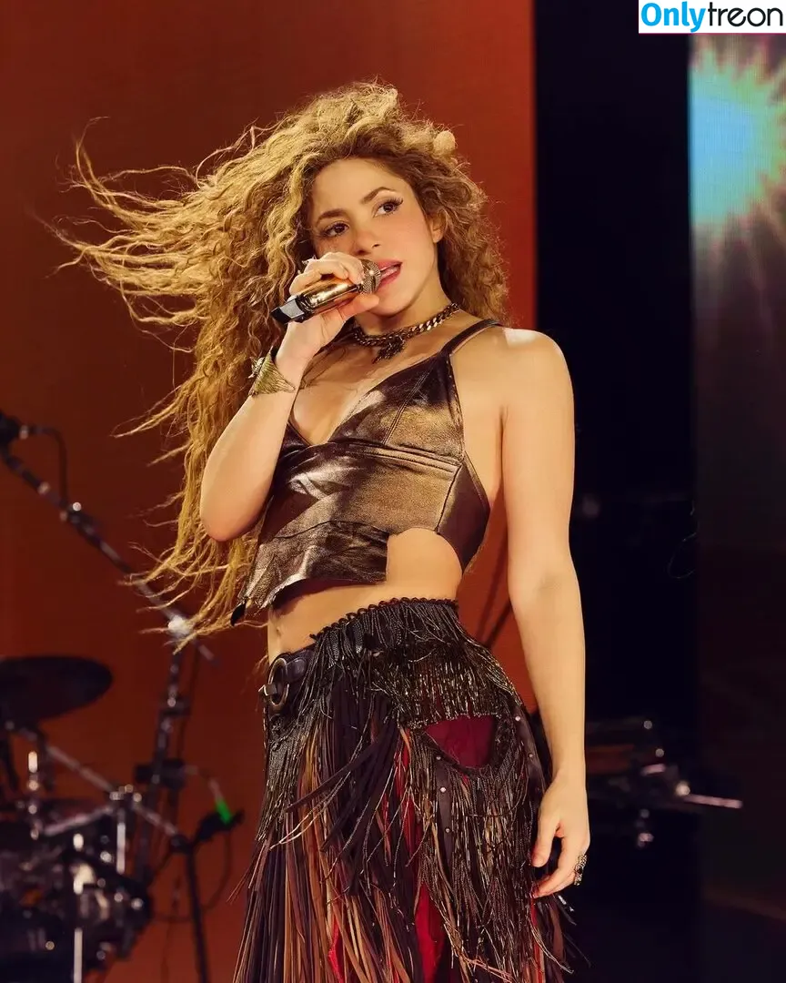 Shakira голая photo #1072 (shakkira)