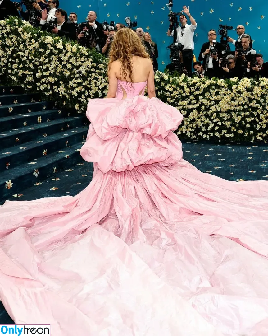 Shakira голая photo #1146 (shakkira)