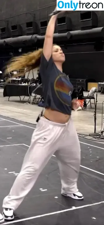 Shakira голая photo #1200 (shakkira)