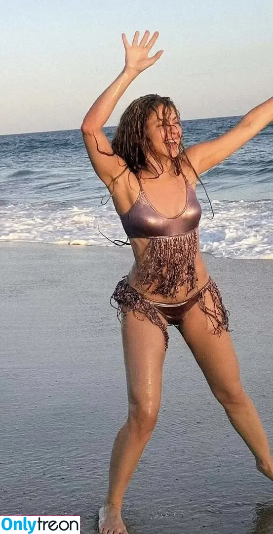 Shakira голая photo #1443 (shakkira)