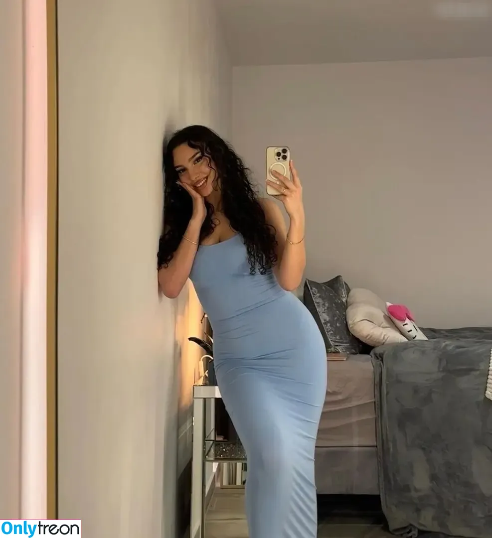 shakiravv nude photo #0001 (shakiravv)