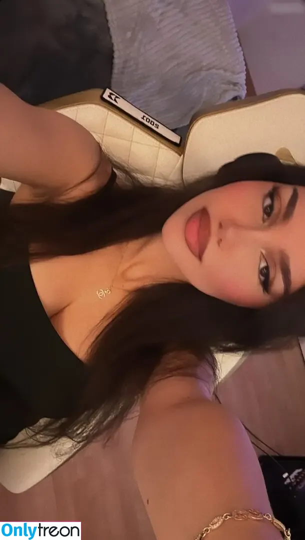 shakiravv nude photo #0012 (shakiravv)