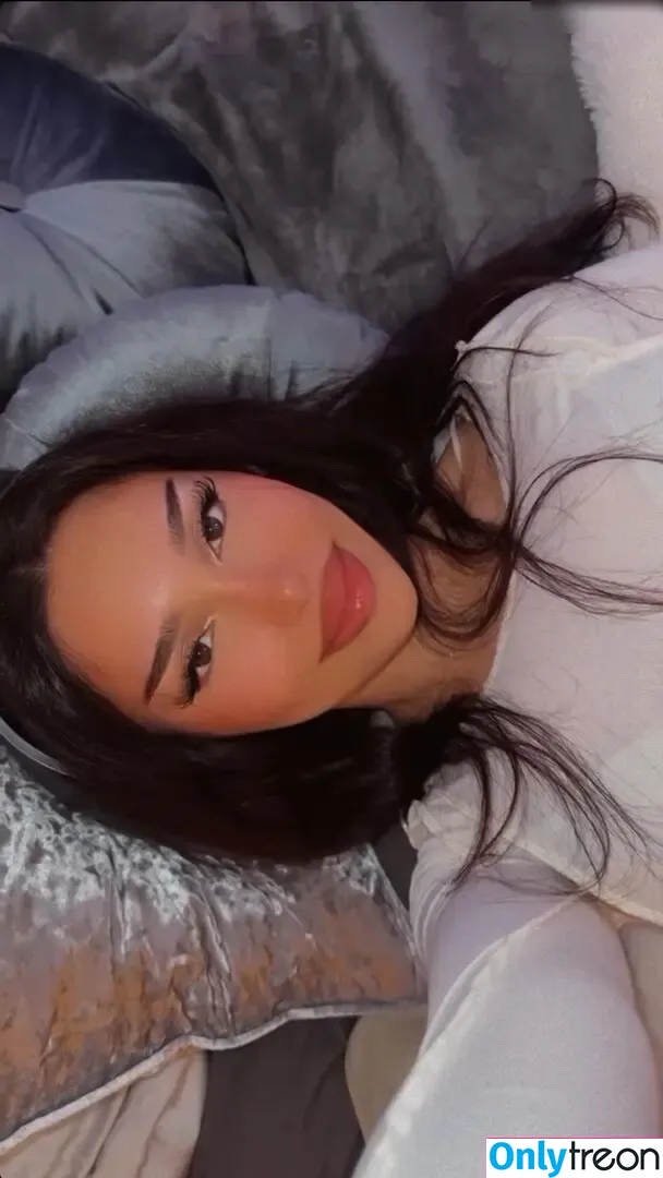 shakiravv nude photo #0013 (shakiravv)