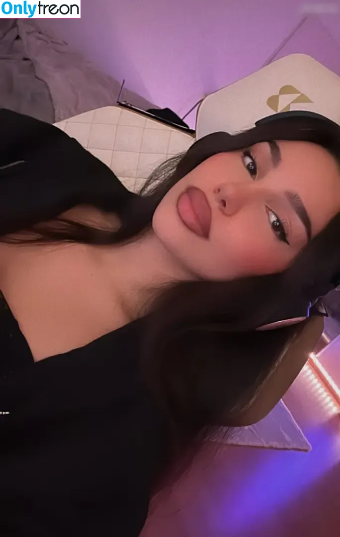 shakiravv nude photo #0023 (shakiravv)