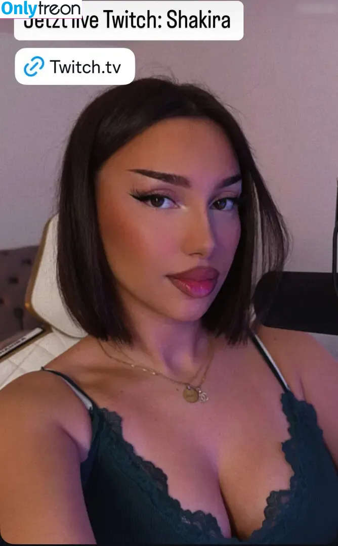 shakiravv nude photo #0036 (shakiravv)