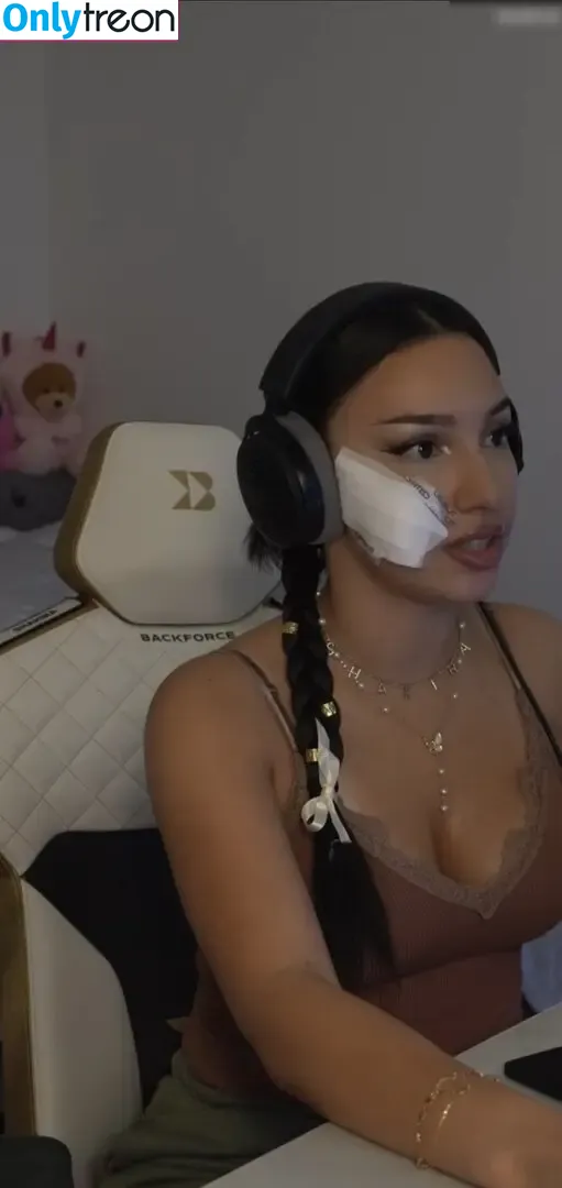shakiravv nude photo #0043 (shakiravv)
