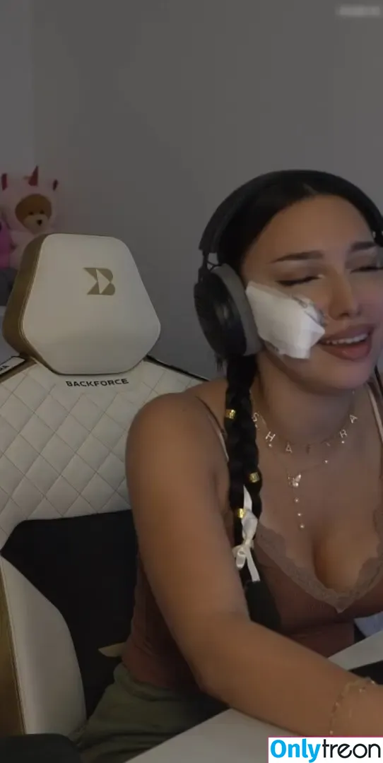 shakiravv nude photo #0044 (shakiravv)