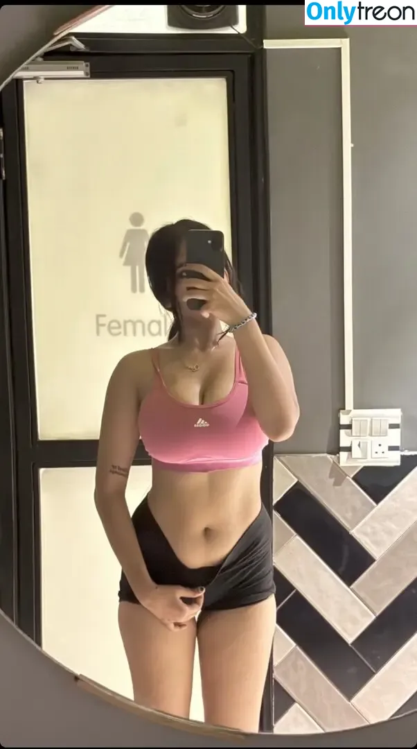 Shanaya Katiyan nude photo #0029 (shanayakatiyan_official)