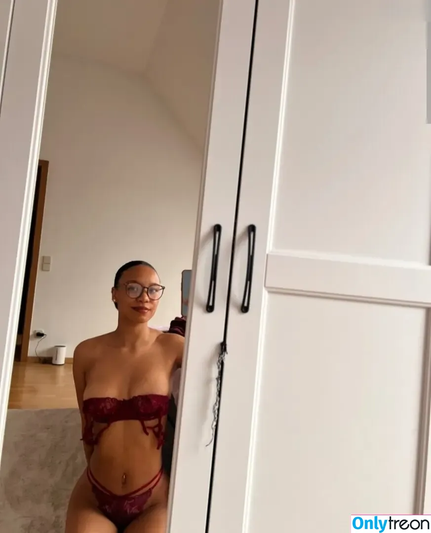 Shaney nude photo #0001 (Shaney)