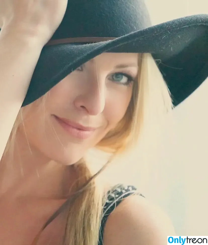 Shannon McAnally голая photo #0050 (shannmcanally)