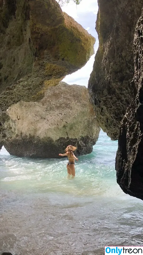 Shantel VanSanten nude photo #0613 (therealshantel)