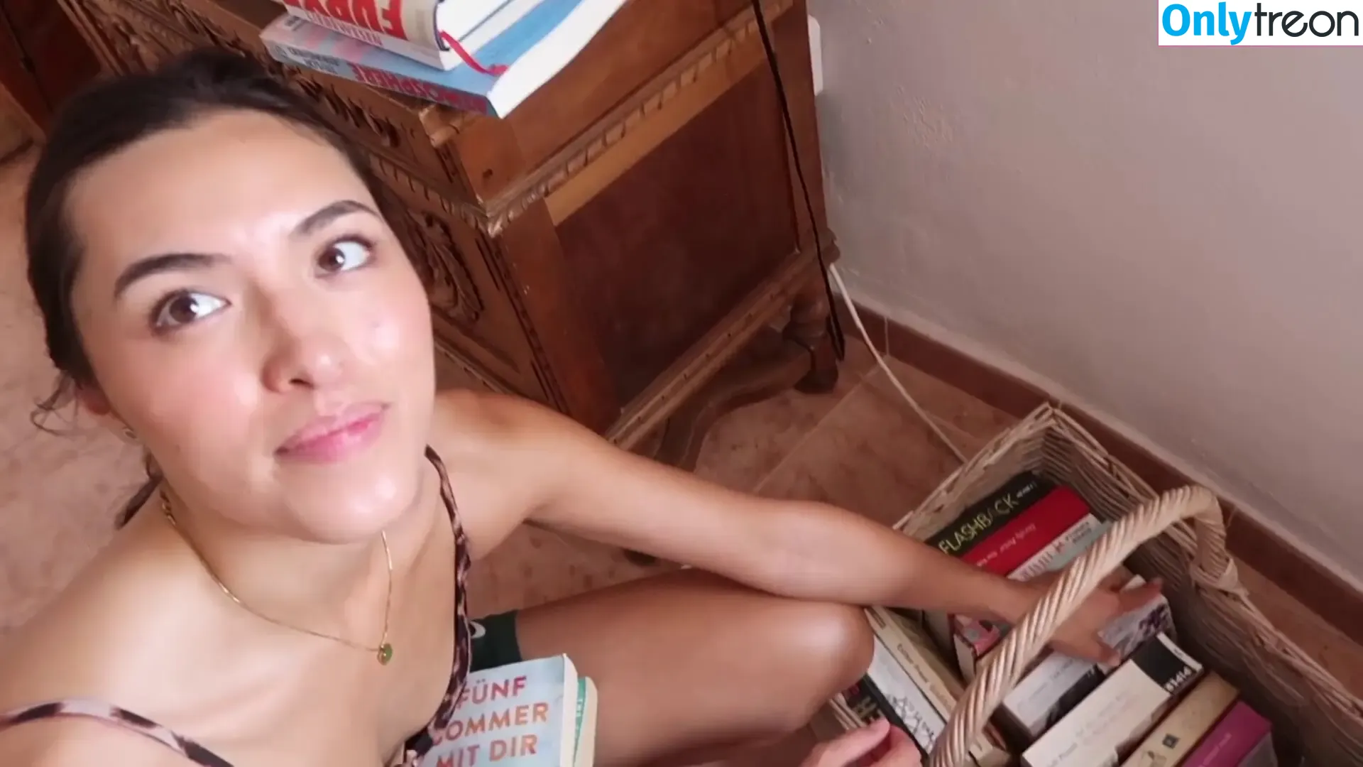 Shanti Tan голая photo #0910 (shantijoantan)