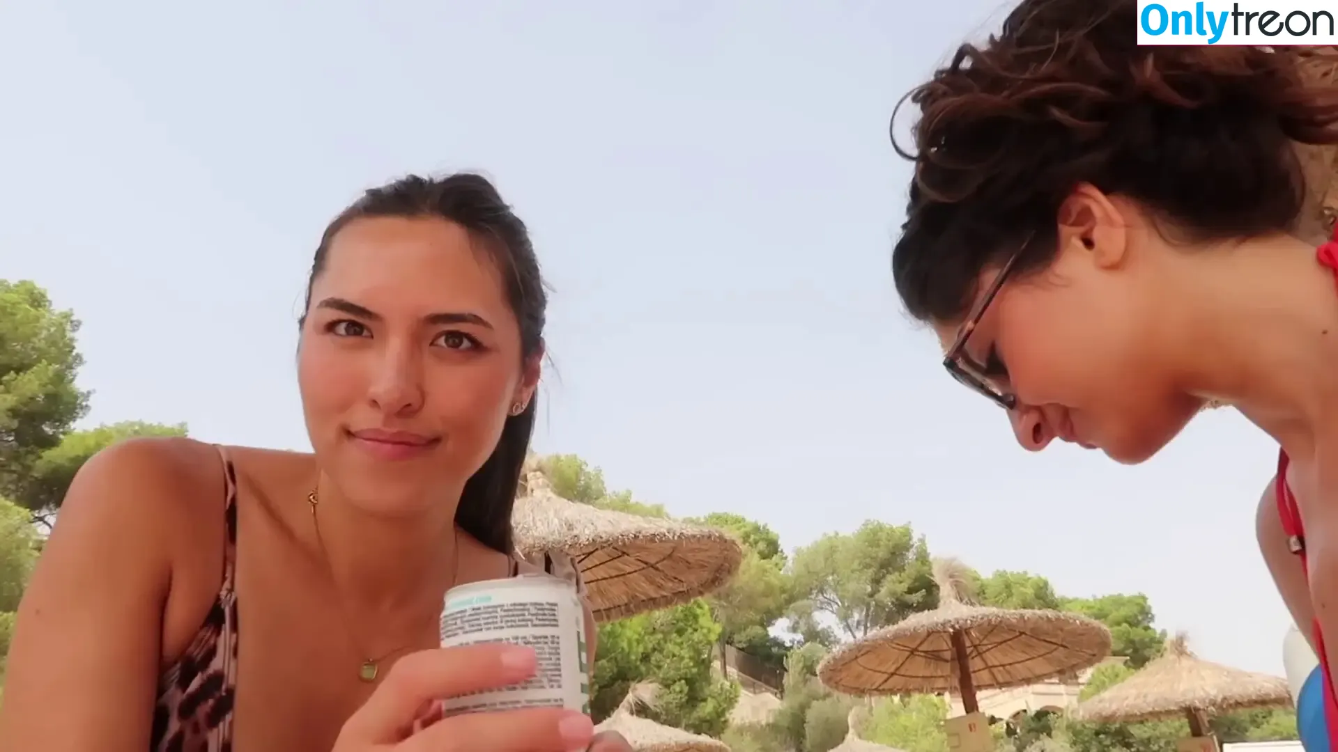 Shanti Tan голая photo #0917 (shantijoantan)