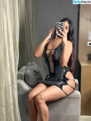Shanu Dhekawa / officialiamshanu фото голая #0050