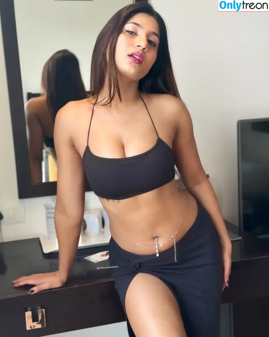 Shanu Dhekawa nude photo #0005 (officialiamshanu)