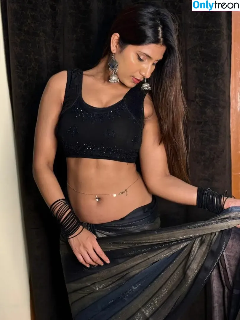 Shanu Dhekawa nude photo #0017 (officialiamshanu)