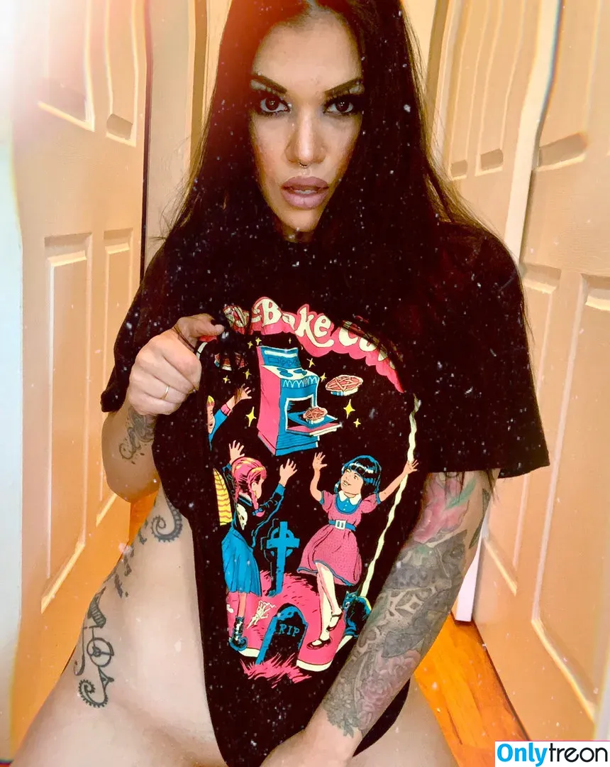 Shaul Guerrero nude photo #0016 (Miss Nyxon / ShaulGuerrero)