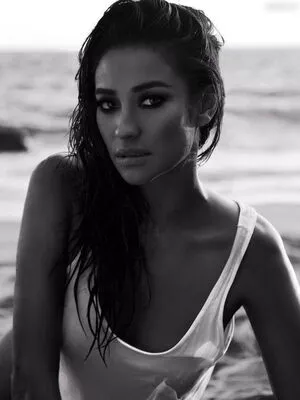 Shay Mitchell / shaymitchell фото голая #0360