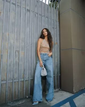 Shay Mitchell / shaymitchell фото голая #0423