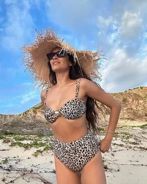 Shay Mitchell / shaymitchell фото голая #0492