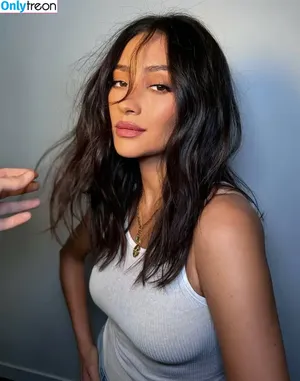 Shay Mitchell / shaymitchell фото голая #0785
