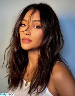 Shay Mitchell / shaymitchell фото голая #0787