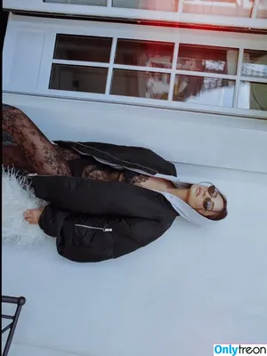 Shay Mitchell / shaymitchell фото голая #0795