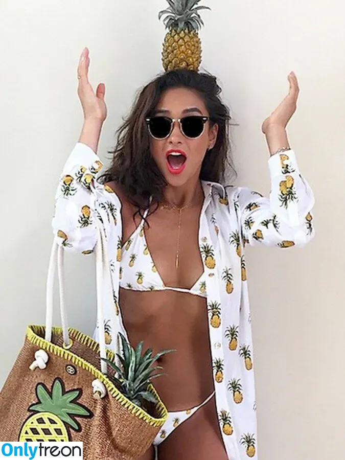 Shay Mitchell голая photo #0288 (shaymitchell)