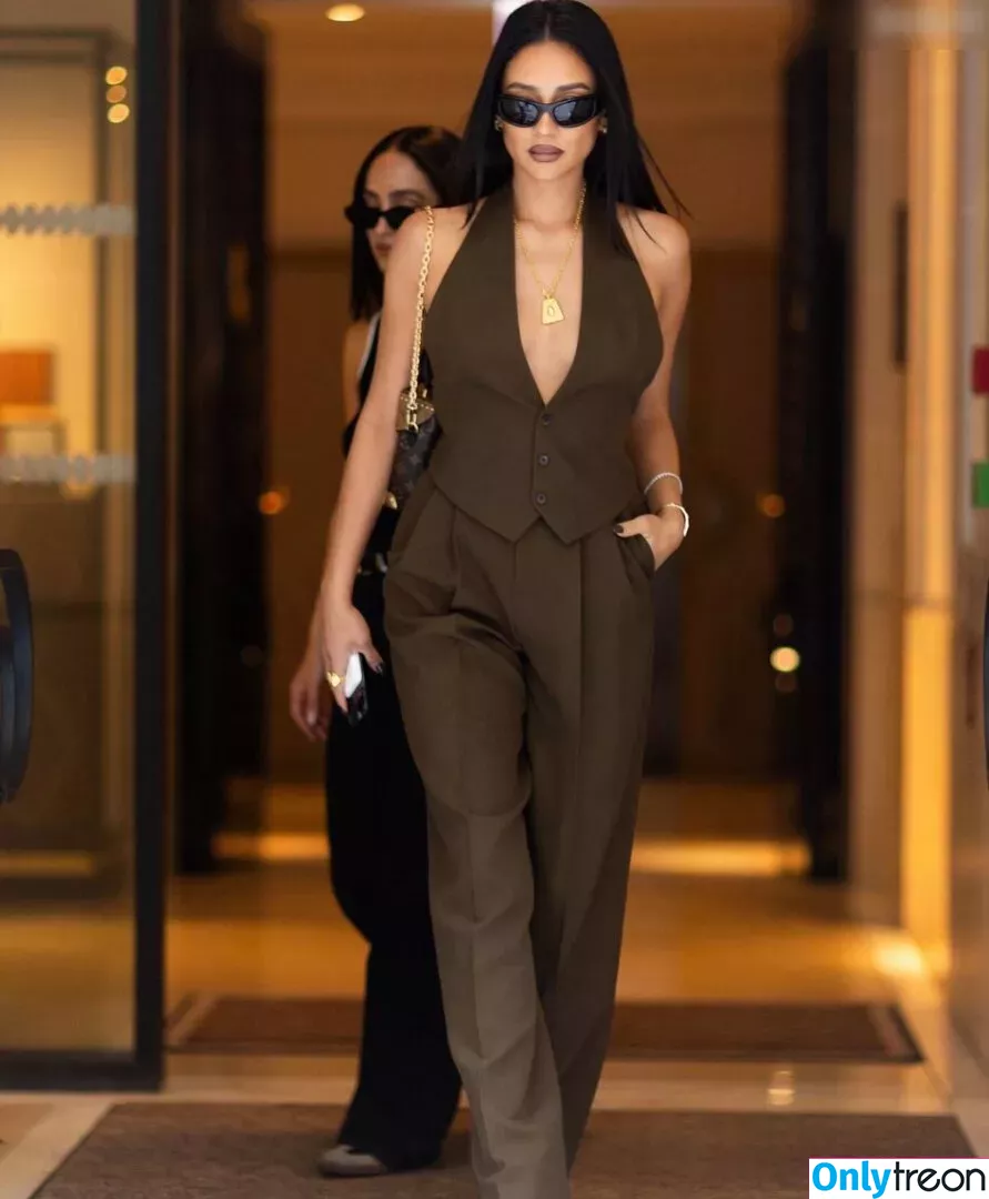 Shay Mitchell голая photo #0382 (shaymitchell)