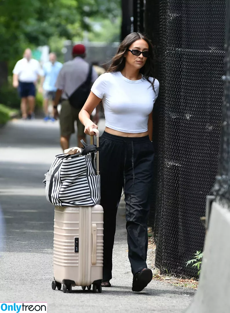 Shay Mitchell голая photo #0438 (shaymitchell)