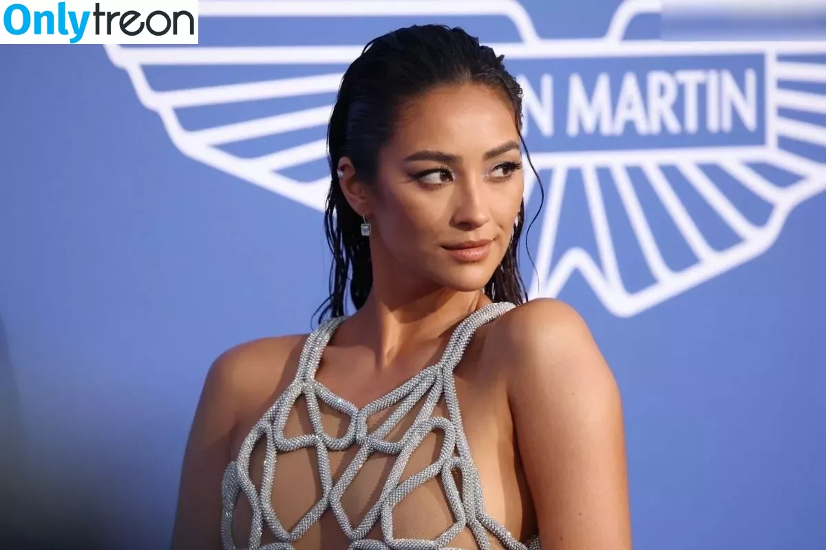 Shay Mitchell nude photo #0474 (shaymitchell)
