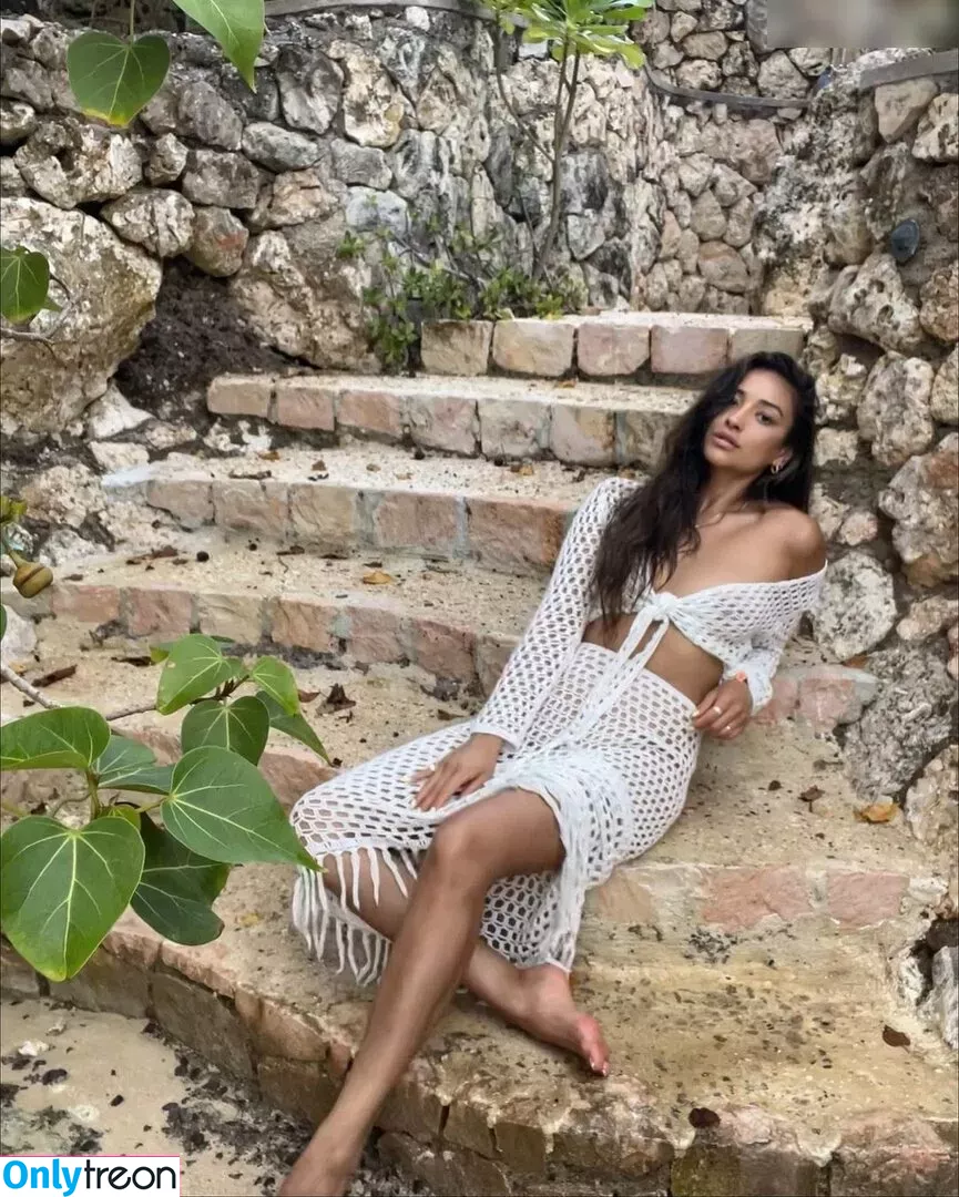 Shay Mitchell nude photo #0498 (shaymitchell)
