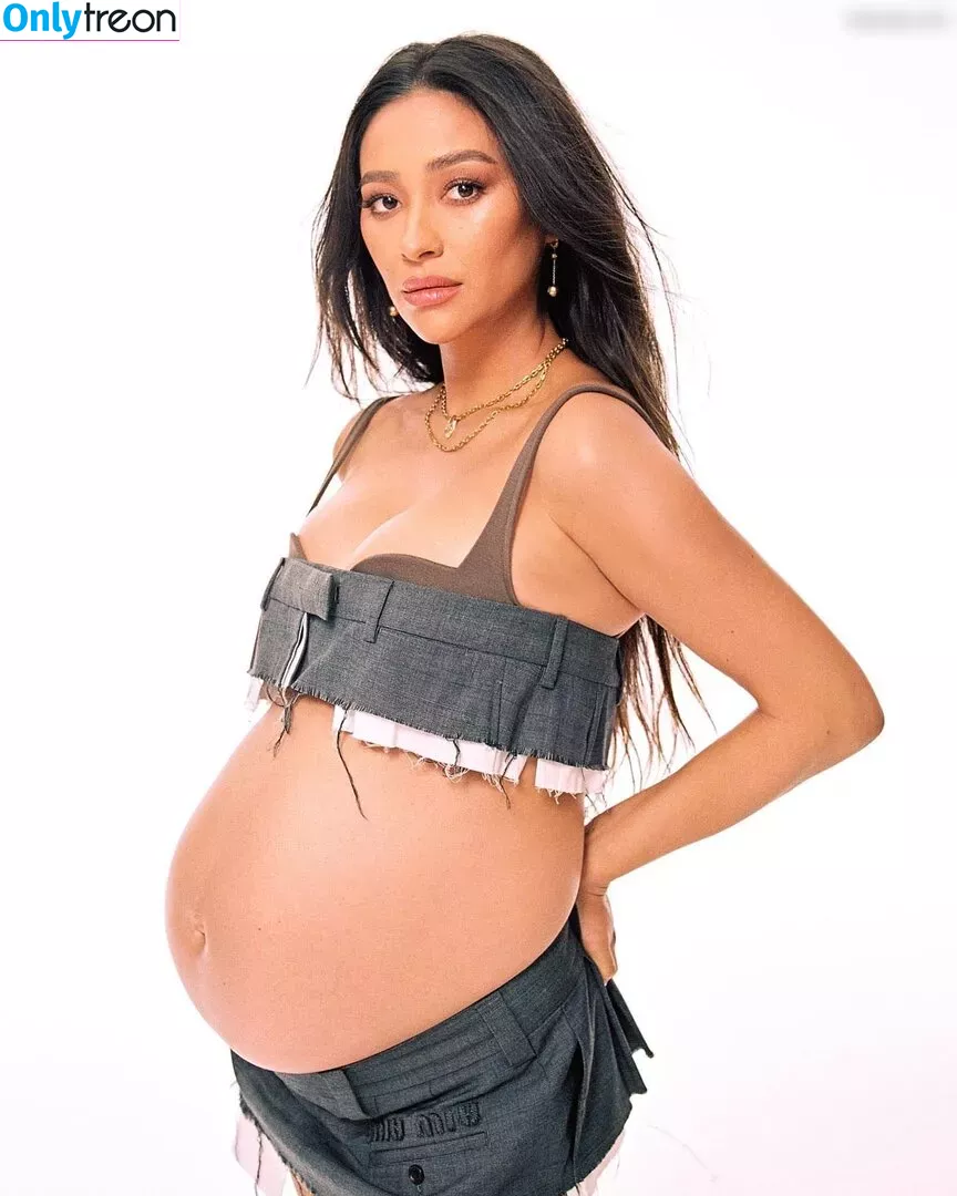 Shay Mitchell nude photo #0504 (shaymitchell)