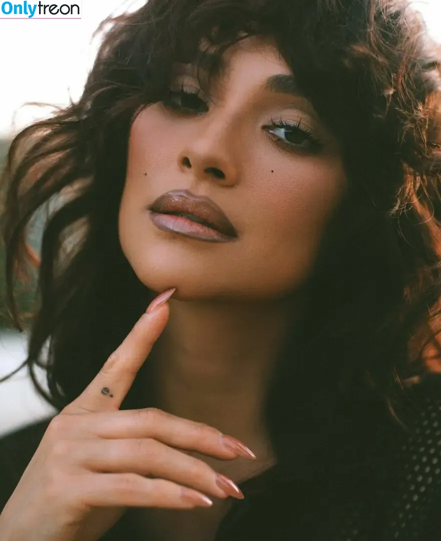 Shay Mitchell nude photo #0721 (shaymitchell)