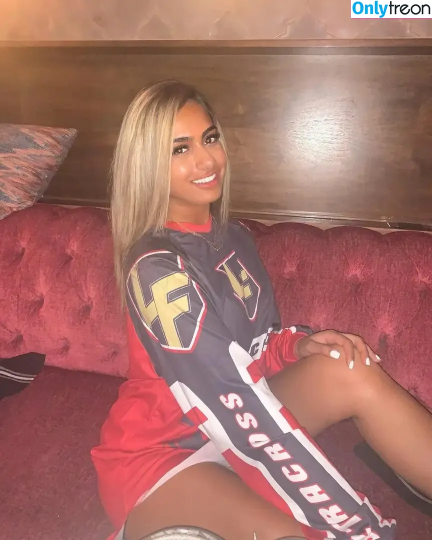 Shayna nude photo #0004 (shaybaebee / shaybaebeee / weednun2)