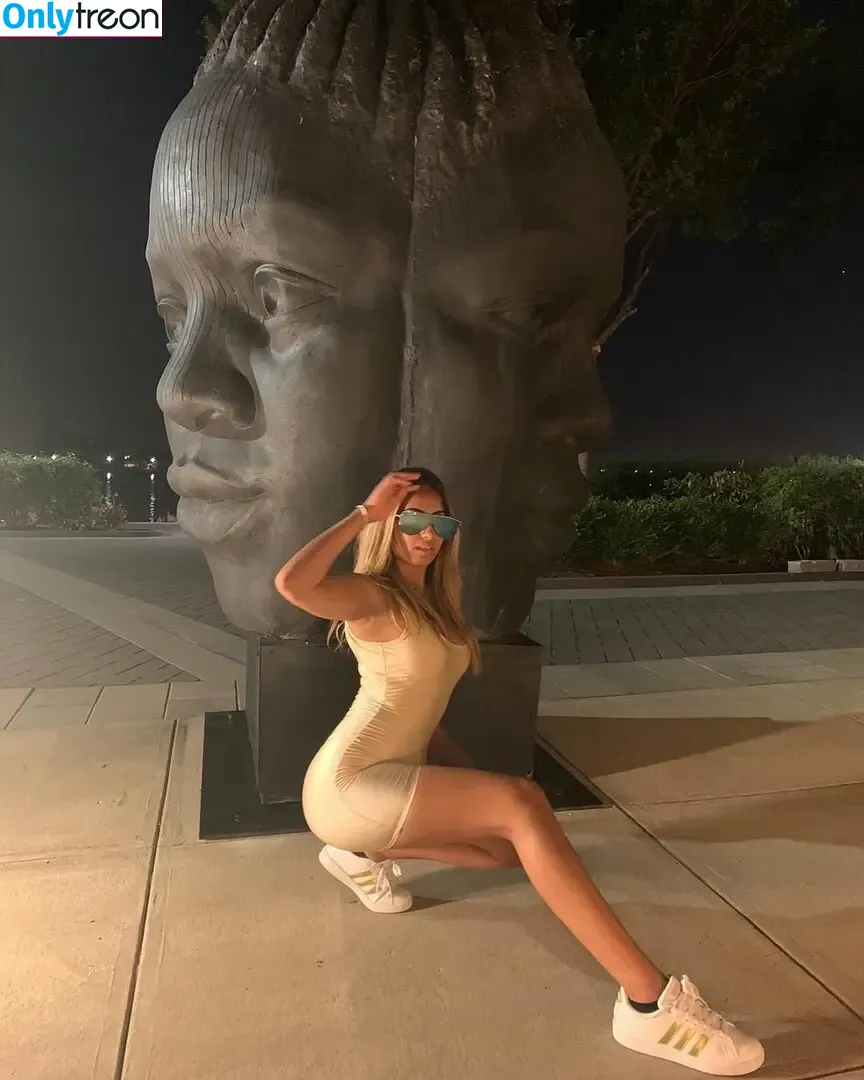 Shayna nude photo #0007 (shaybaebee / shaybaebeee / weednun2)