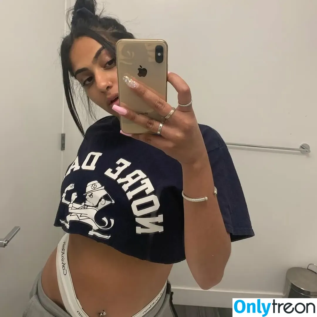 Shayna nude photo #0042 (shaybaebee / shaybaebeee / weednun2)