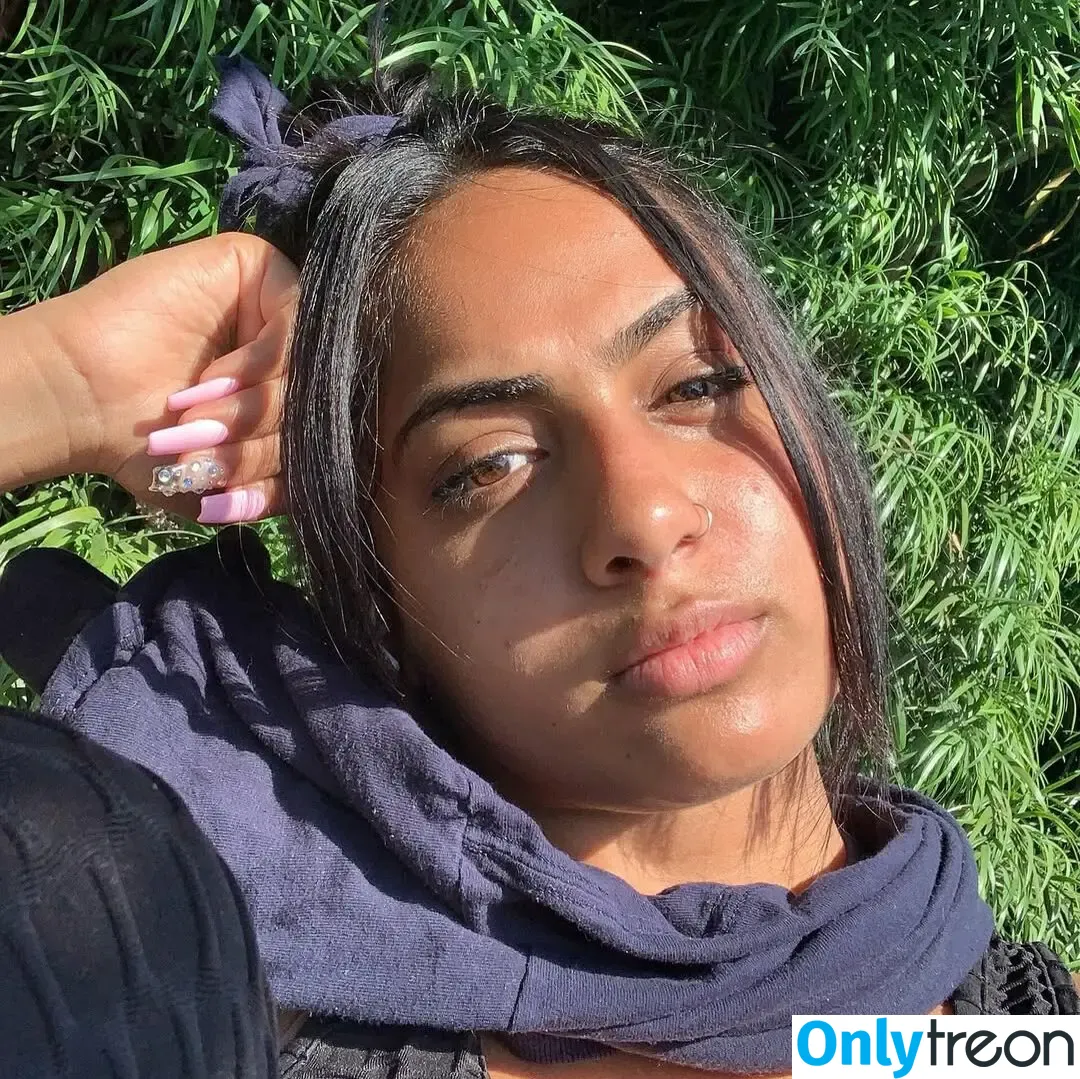 Shayna nude photo #0046 (shaybaebee / shaybaebeee / weednun2)