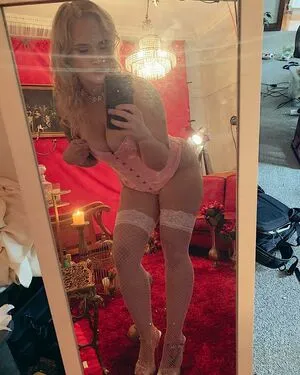 Shazza McKenzie / ShazzaMcKenzie / shaylamckenzie / shazza_mckenzie nude photo #0149